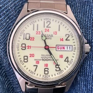 Pulsar Railroad Approved Cream Quartz Watch